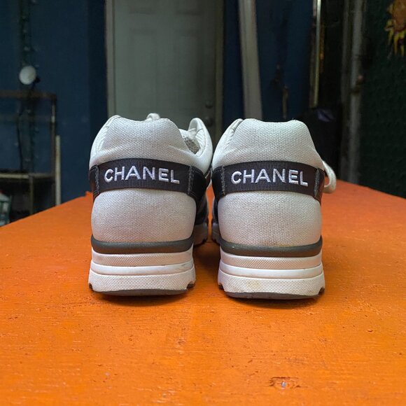 Chanel CC Logo Sneakers. - Picture 7 of 7